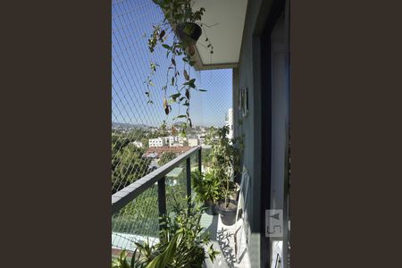 Apartamento à venda com 170m², 3 quartos e 2 vagasvaranda da Suíte 1