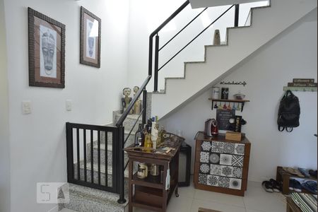 Apartamento à venda com 170m², 3 quartos e 2 vagasEscada