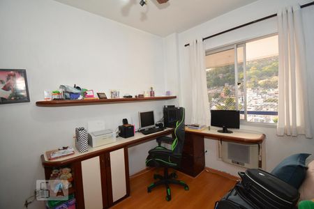 Apartamento à venda com 98m², 3 quartos e 1 vagaQuarto 2
