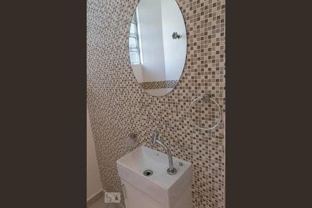 Lavabo de apartamento para alugar com 2 quartos, 100m² em Perdizes, São Paulo