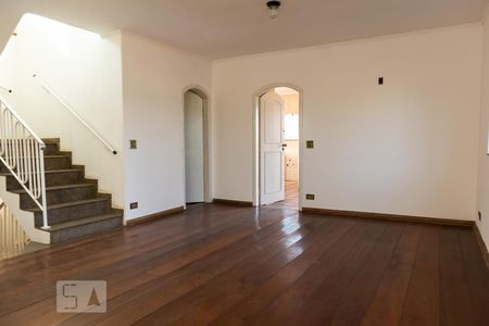 Casa para alugar com 290m², 4 quartos e 5 vagasSala