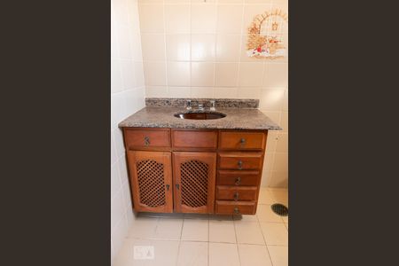 Casa para alugar com 290m², 4 quartos e 5 vagas Casa para alugar com 290m², 4 quartos e 5 vagasBanheiro da suíte 3