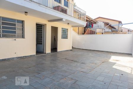 Casa para alugar com 290m², 4 quartos e 5 vagas Casa para alugar com 290m², 4 quartos e 5 vagasQuintal fundos