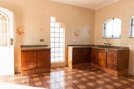 Casa para alugar com 290m², 4 quartos e 5 vagas Casa para alugar com 290m², 4 quartos e 5 vagasCozinha