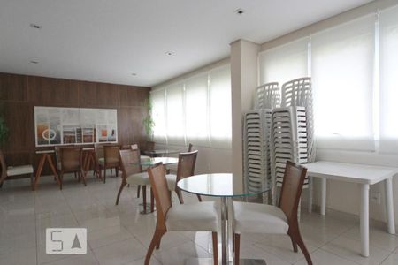 Apartamento à venda com 67m², 2 quartos e 1 vagasalao de festas