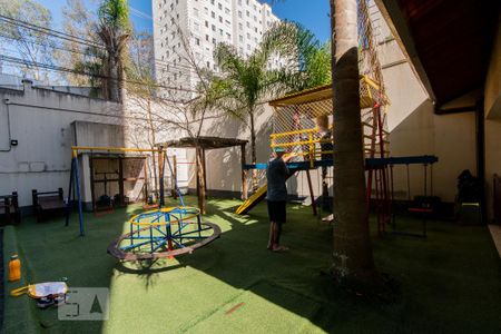 Apartamento para alugar com 45m², 2 quartos e 1 vaga Apartamento para alugar com 45m², 2 quartos e 1 vagaÁrea Comum - Playground