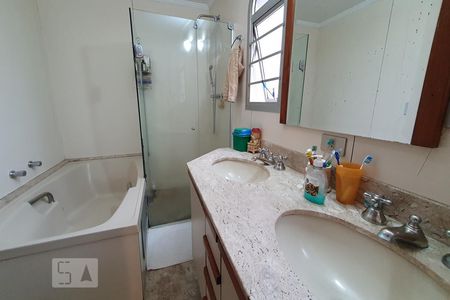 Apartamento à venda com 260m², 4 quartos e 2 vagasBanheiro do Quarto 3