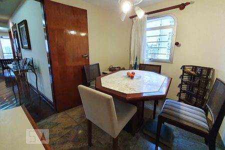 Apartamento à venda com 260m², 4 quartos e 2 vagasCopa