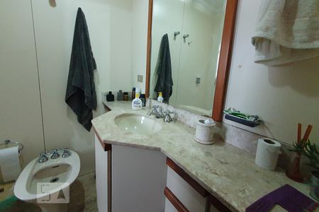 Apartamento à venda com 260m², 4 quartos e 2 vagasBanheiro do Quarto 2