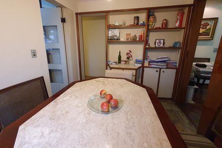 Apartamento à venda com 260m², 4 quartos e 2 vagasCopa