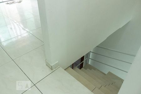 Escada de casa para alugar com 2 quartos, 68m² em Campo Grande, Rio de Janeiro