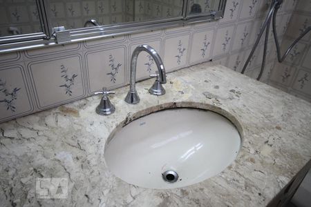 Apartamento para alugar com 88m², 2 quartos e sem vagaBanheiro