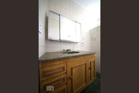 Casa à venda com 130m², 2 quartos e 1 vagaBanheiro