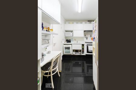 Apartamento para alugar com 120m², 2 quartos e 2 vagasCozinha