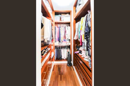 Apartamento para alugar com 120m², 2 quartos e 2 vagasCloset