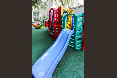 Apartamento para alugar com 120m², 2 quartos e 2 vagasÁrea Comum - Playground