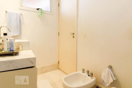 Apartamento para alugar com 120m², 2 quartos e 2 vagasBanheiro da Suíte