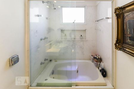 Apartamento para alugar com 120m², 2 quartos e 2 vagasBanheiro