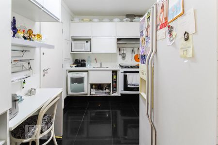 Apartamento para alugar com 120m², 2 quartos e 2 vagasCozinha