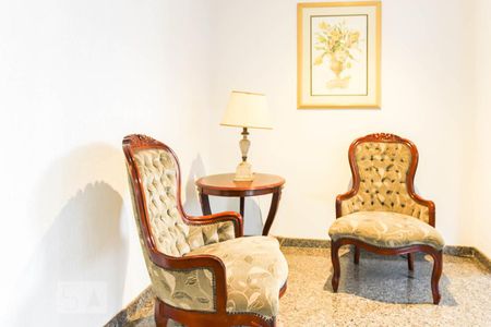 Apartamento para alugar com 120m², 2 quartos e 2 vagasHall social