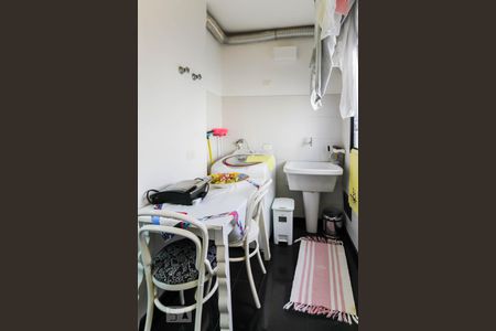 Apartamento para alugar com 120m², 2 quartos e 2 vagasCozinha