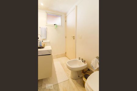 Apartamento para alugar com 120m², 2 quartos e 2 vagasBanheiro da Suíte