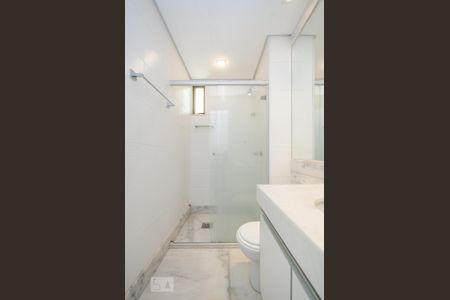Apartamento para alugar com 62m², 1 quarto e 2 vagas Apartamento para alugar com 62m², 1 quarto e 2 vagasBanheiro da Suíte