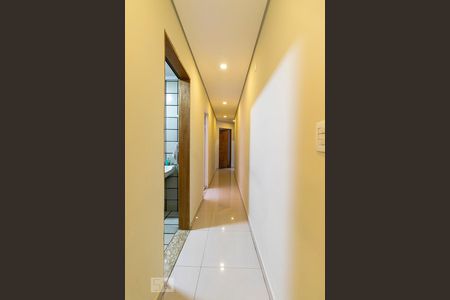 Corredor de casa para alugar com 3 quartos, 170m² em Vila Santa Isabel, São Paulo