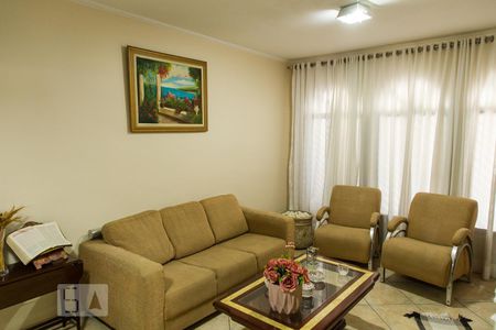 Sala de casa para alugar com 3 quartos, 203m² em Parque Novo Mundo, São Paulo