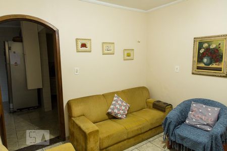 Sala de TV de casa para alugar com 3 quartos, 203m² em Parque Novo Mundo, São Paulo