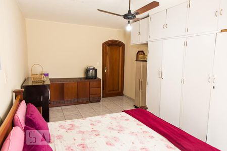 Casa à venda com 203m², 3 quartos e 2 vagasQuarto 1