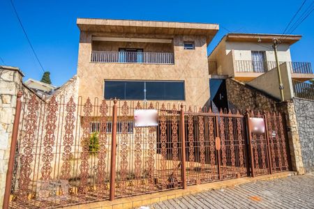Casa à venda com 350m², 3 quartos e 6 vagasFachada