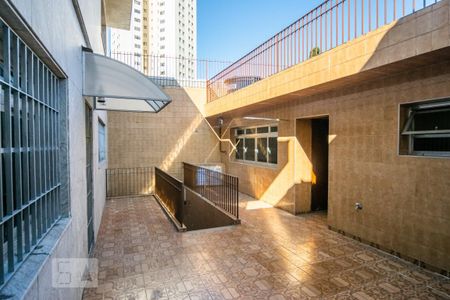 Casa à venda com 350m², 3 quartos e 6 vagasQuintal