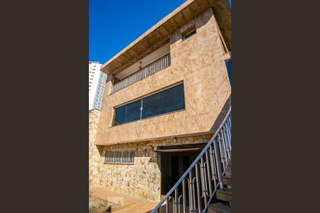 Casa à venda com 350m², 3 quartos e 6 vagasFachada