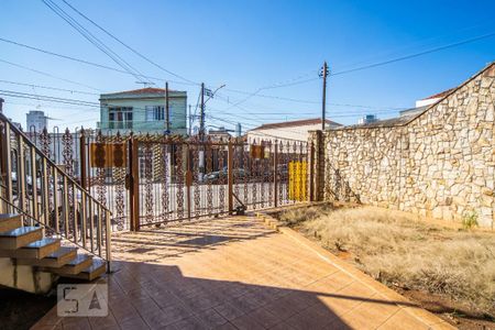 Casa à venda com 350m², 3 quartos e 6 vagasJardim  e entrada da garagem