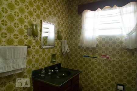 Casa à venda com 600m², 3 quartos e 3 vagas Casa à venda com 600m², 3 quartos e 3 vagasBanheiro Social