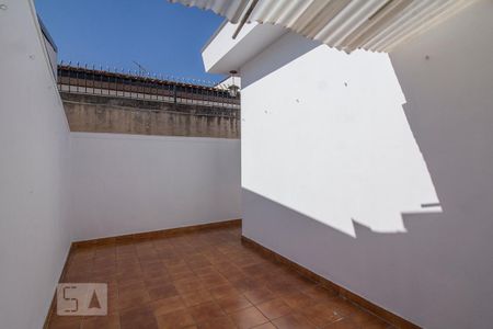 Casa para alugar com 150m², 3 quartos e 2 vagasCorredor lateral