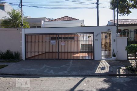 Casa para alugar com 150m², 3 quartos e 2 vagasFachada