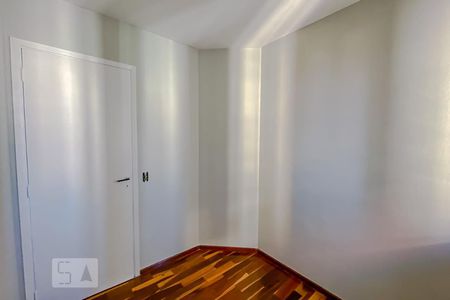 Apartamento para alugar com 73m², 3 quartos e 2 vagasQuarto