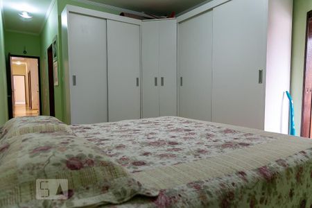 Casa à venda com 284m², 4 quartos e 4 vagasSuíte 1