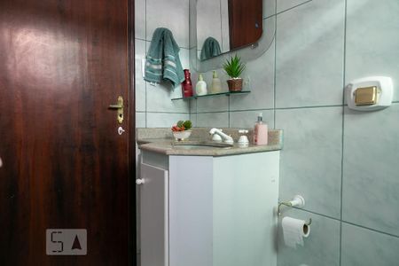 Casa à venda com 284m², 4 quartos e 4 vagasBanheiro social