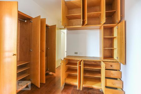 Apartamento à venda com 78m², 2 quartos e 2 vagasSuite Armarios