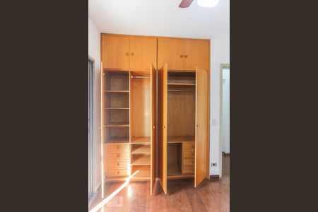 Apartamento à venda com 78m², 2 quartos e 2 vagasQuarto 1 Armario