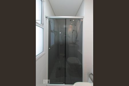 Apartamento para alugar com 145m², 3 quartos e 3 vagasBanheiro da suíte 1 - box