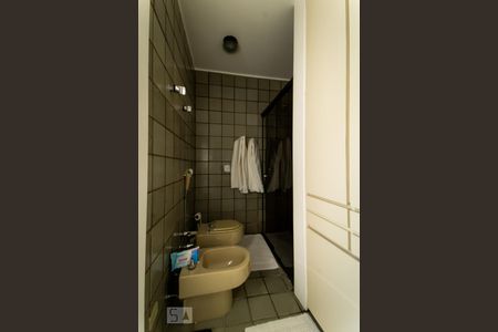 Casa de condomínio à venda com 540m², 5 quartos e 4 vagasBanheiro da Suíte 1