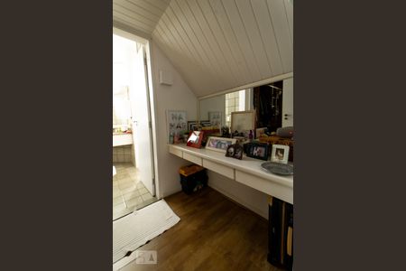 Casa de condomínio à venda com 540m², 5 quartos e 4 vagasCloset 2 da Suíte 1