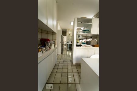 Casa de condomínio à venda com 540m², 5 quartos e 4 vagasCozinha