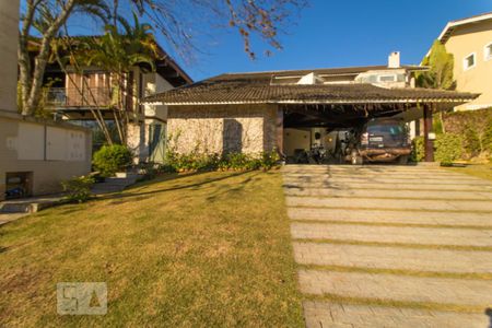 Casa de condomínio à venda com 540m², 5 quartos e 4 vagasFachada da Casa