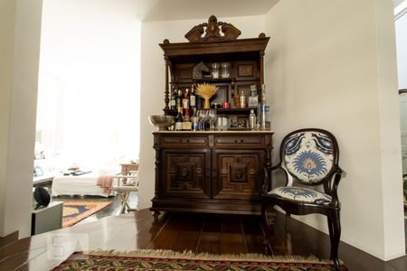 Casa de condomínio à venda com 540m², 5 quartos e 4 vagasSala