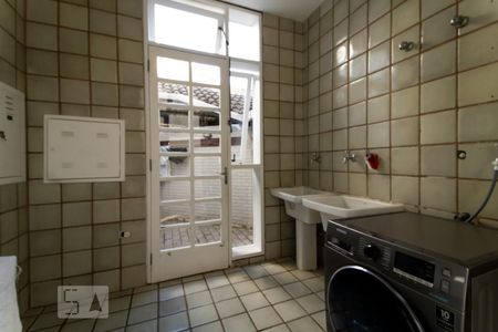 Casa de condomínio à venda com 540m², 5 quartos e 4 vagasÁrea de Serviço